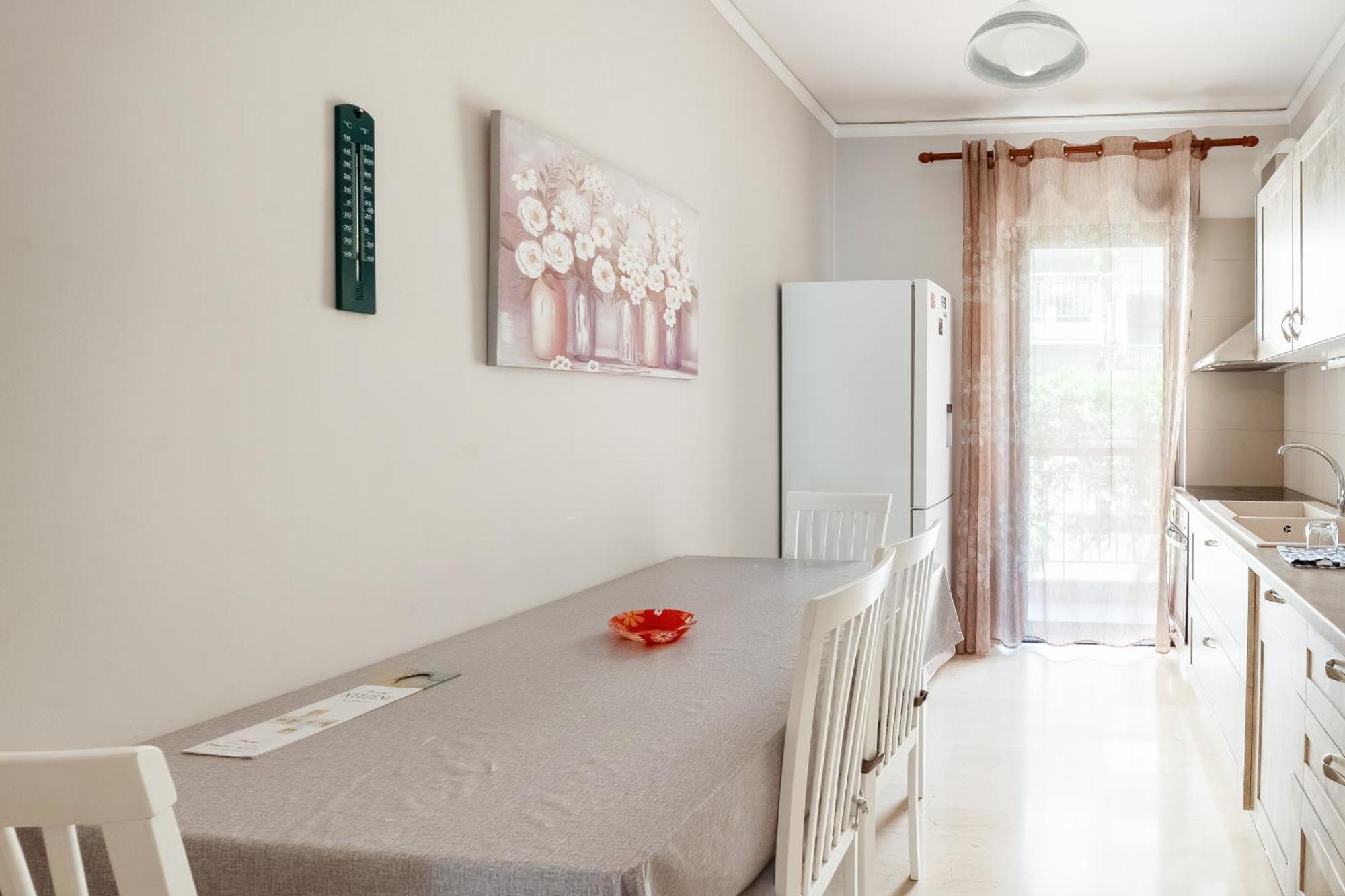 Ferienwohnung Charming & Authentic Gem - Walk To Port & Shops! Patras Exterior foto
