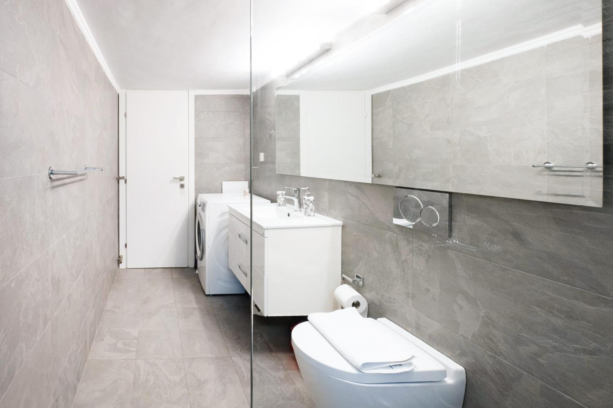 Ferienwohnung Charming & Authentic Gem - Walk To Port & Shops! Patras Exterior foto
